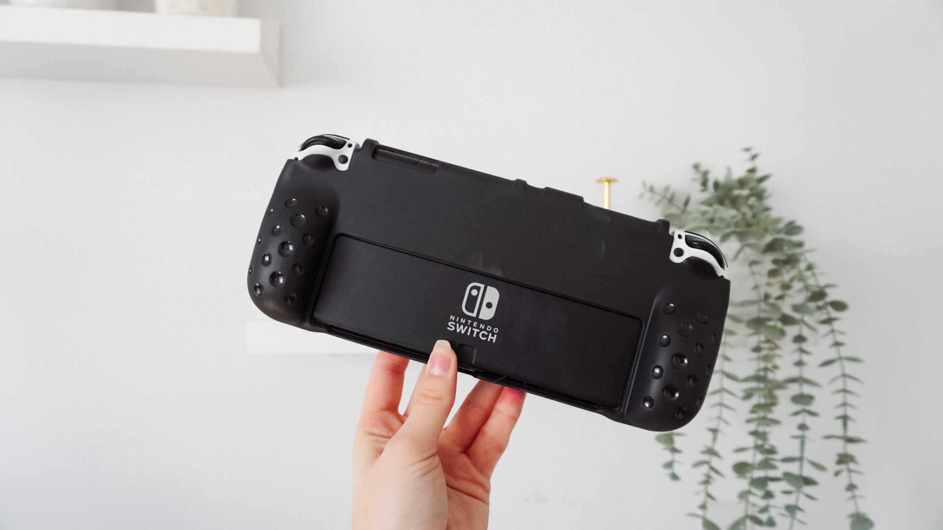 nintendo switch oled grip case black